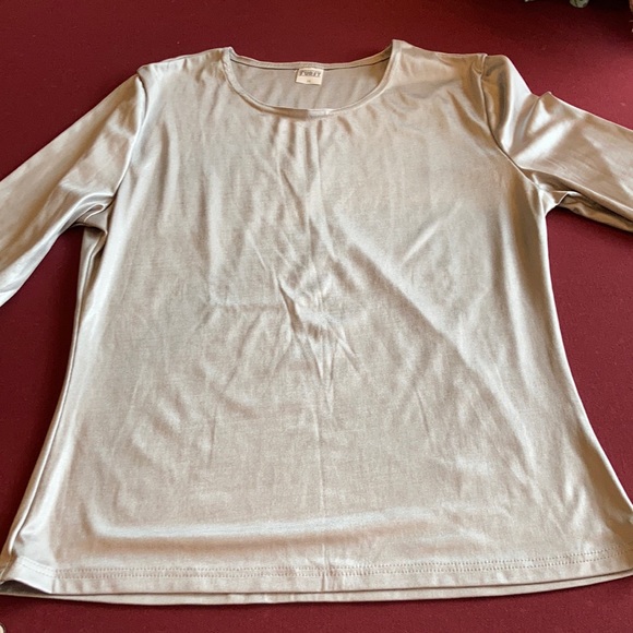 Top - Picture 2 of 7